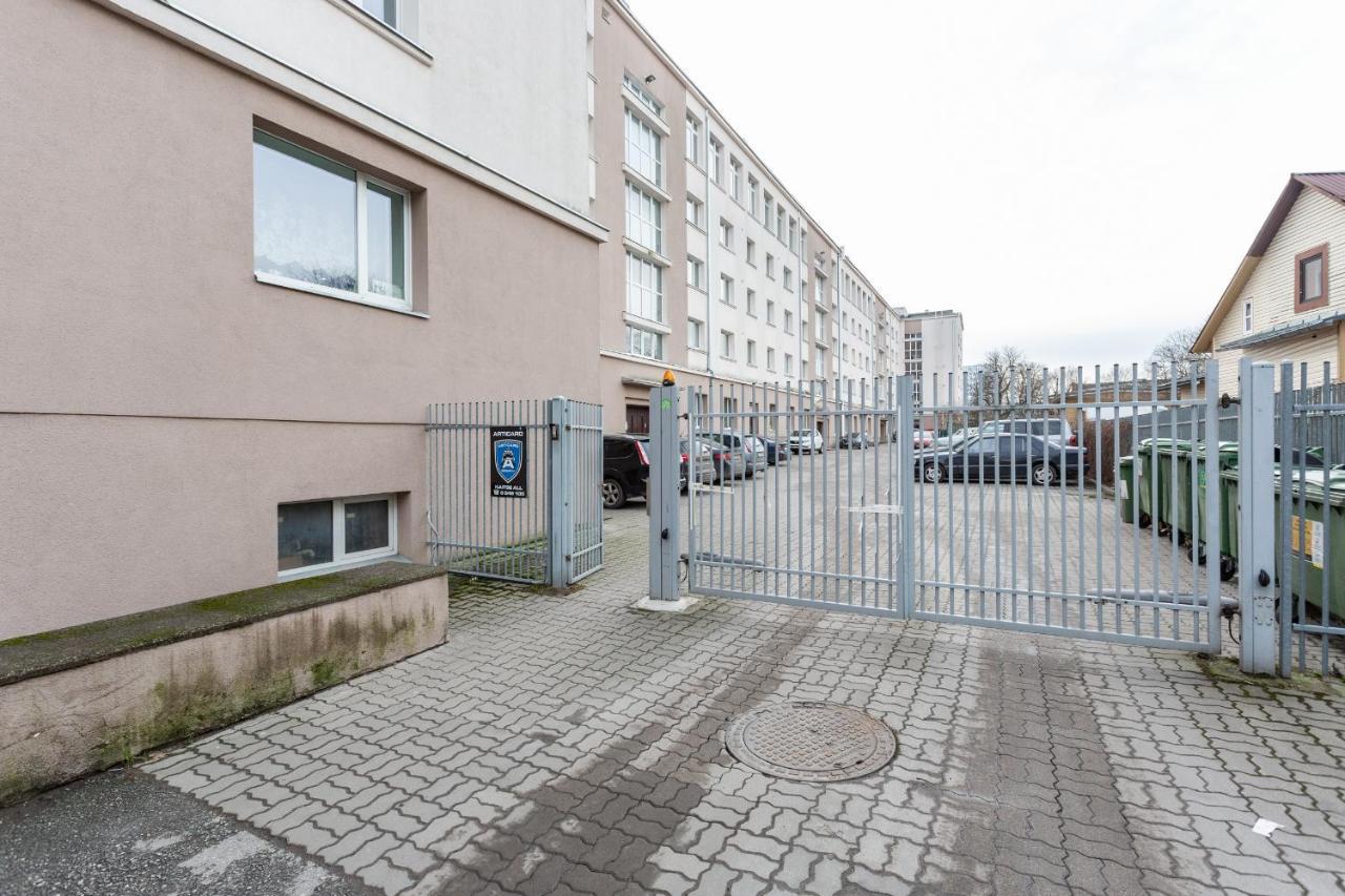 3 Room Central Apartmend 90M2 Parking For One Car Fifth Floor And The Building Does Not Have An Elevator Таллин Экстерьер фото