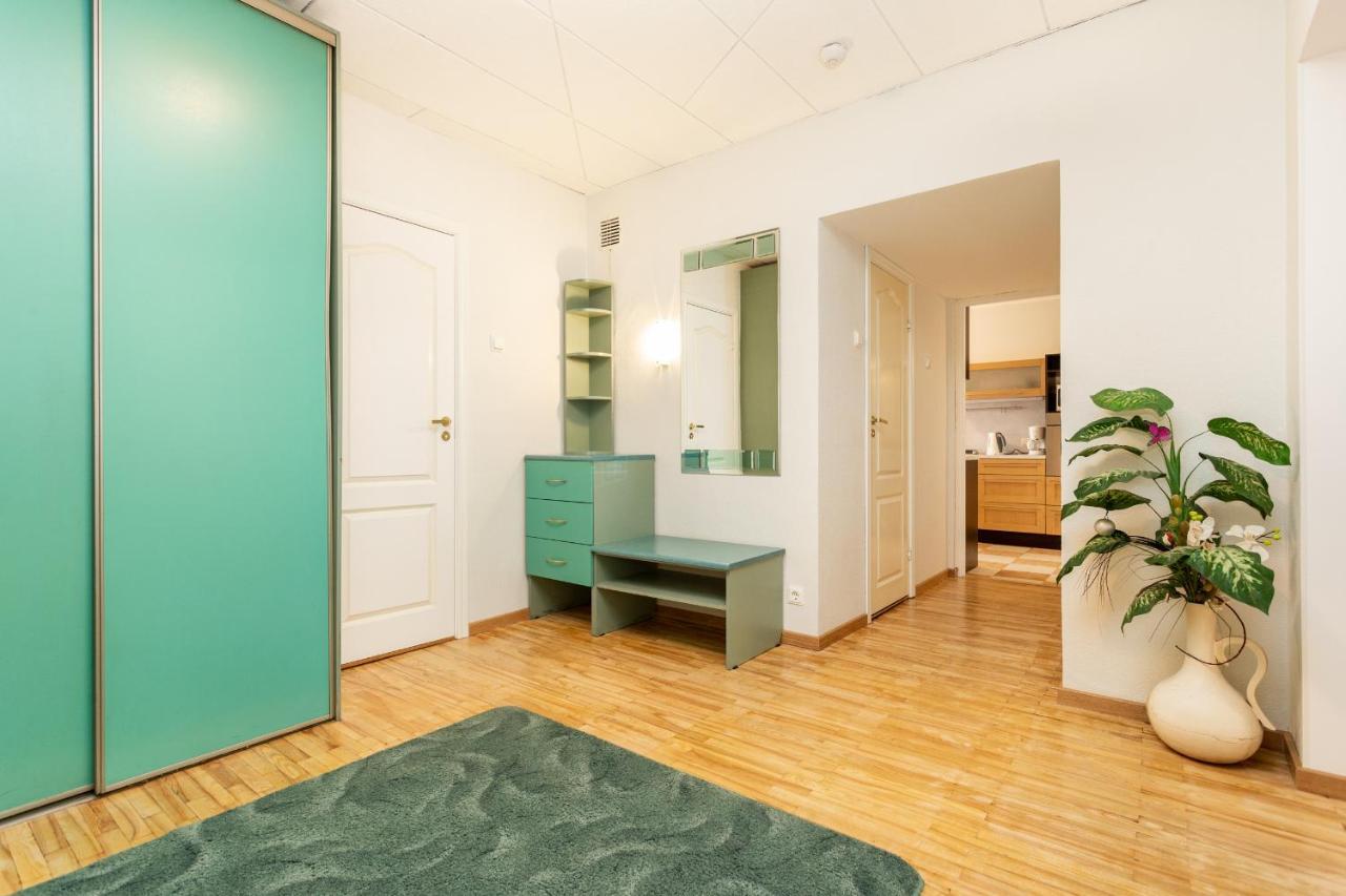 3 Room Central Apartmend 90M2 Parking For One Car Fifth Floor And The Building Does Not Have An Elevator Таллин Экстерьер фото