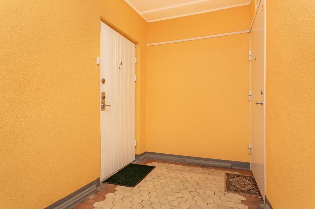 3 Room Central Apartmend 90M2 Parking For One Car Fifth Floor And The Building Does Not Have An Elevator Таллин Экстерьер фото